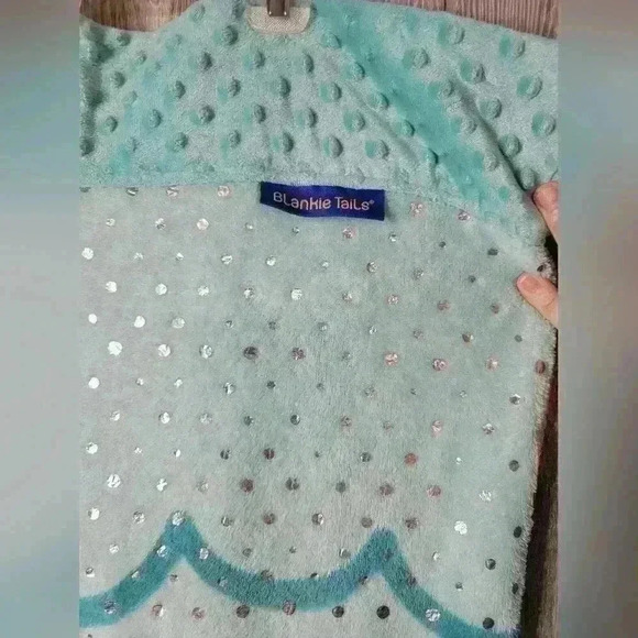 Excellent Preowned  Blankie Tails mermaid Blanket The Original Mermaid Blanket. - Picture 4 of 5
